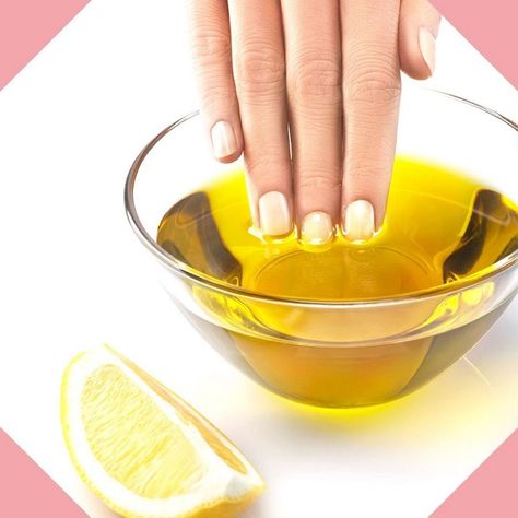 Comment enlever du vernis semi-permanent facilement ? Expensive Beauty Products, Demi Permanent, Nail Care Tips, Vernis Semi Permanent, Aloe Leaf, Strong Nails, Diy Beauty Hacks, Liquid Gold, Hand Care