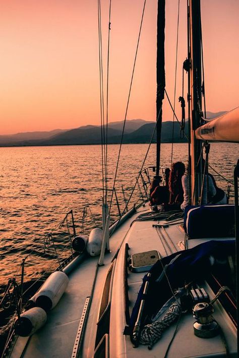 Sailing Aesthetic, Boat Sunset, Drømme Liv, Sail Life, Sailing Cruises, Sunset Ocean, Sailing Trips, Tapeta Pro Iphone, Sailing Boat