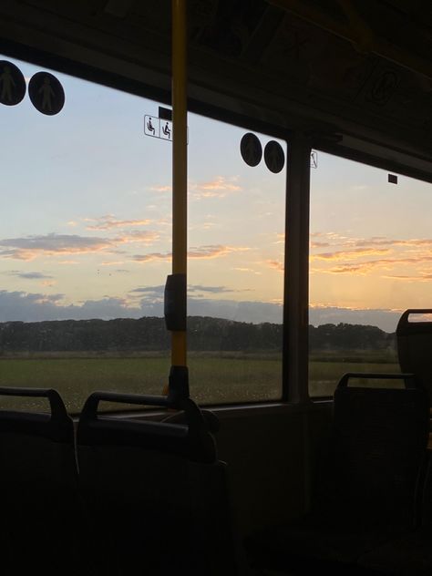 busdrive at sunset Bus Window Aesthetic, Bus Window View, Sun Sky Aesthetic, Window View Aesthetic, Aesthetic Drive, Bus Window, Aesthetic Headphones, Window Aesthetic, View Aesthetic