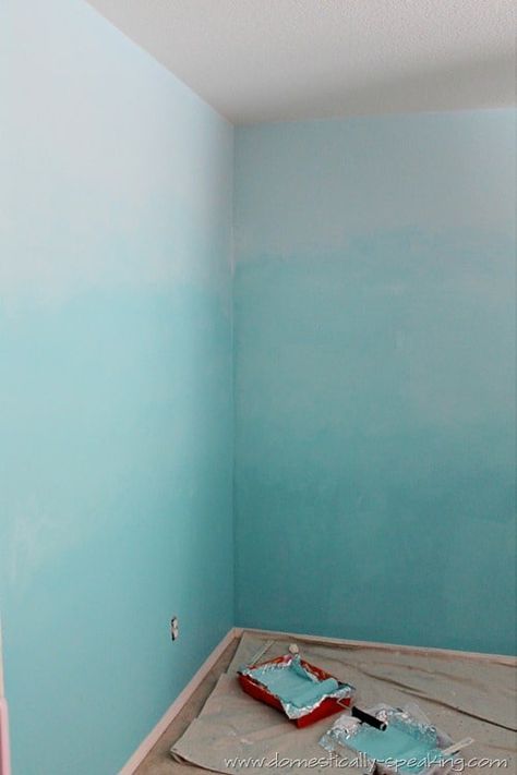 Ombre Bedroom, Diy Ombre Wall, Ombre Painted Walls, Turquoise Walls, Ombre Wall, Diy Wall Painting, Painted Front Doors, Blue Rooms, Big Girl Rooms