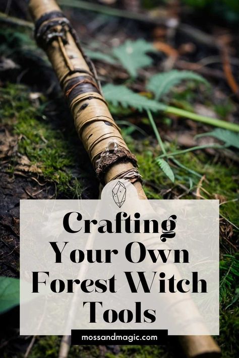 As a forest witch, creating your own tools from the natural world not only enhances your connection to nature but also imbues your magical practice with a deeply personal touch. Crafting tools from items found in the forest allows you to harness the intrinsic energies of the earth. Nature, Hippy Crafts, Forest Goblincore, Forest Crafts, Hippie Crafts, Witch Accessories, Forest Magic, Witch Tools, Connection To Nature