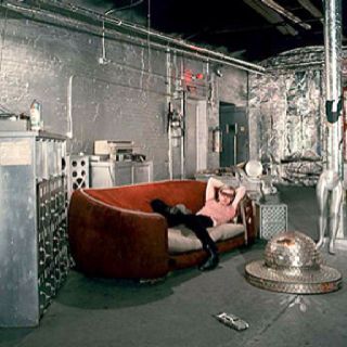 Inside Andy Warhol's Factory.  Silver paint and tin foil everywhere. Olinda, Warhol Factory, Richard Hamilton, Andy Warhol Art, Warhol Art, Peter Blake, Red Couch, Robert Rauschenberg, Jasper Johns