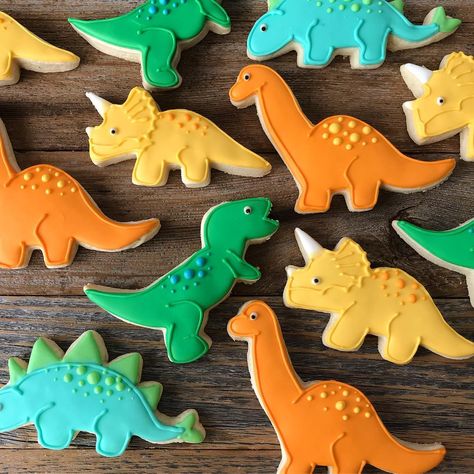 Decorating Dinosaur Cookies, Dinosaur Royal Iced Cookies, Simple Dinosaur Cookies, Decorated Dinosaur Cookies, Dino Ranch Cookies, Dinosaur Decorated Cookies, Dinosaur Sugar Cookies Royal Icing, Dinosaur Royal Icing Cookies, Dinosaur Cookies Royal Icing