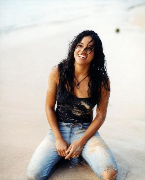 smile, tomboy sexy. Michelle Rodriguez, Michelle Rodriguez Lost, Happy Birthday Michelle, Fast Furious, Famous Girls, Hollywood Fashion, Fast And Furious, Beautiful Actresses, Celebrities Female