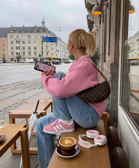 Looks Adidas, Skandinavian Fashion, Look Rose, Looks Pinterest, European Summer Outfits, Uni Outfits, Mode Ootd, Looks Street Style, Fall Fits