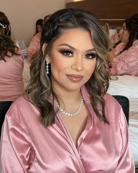 Chicago Makeup Artist on Instagram: "Sister of the bride looking gawgeousss 💗 Shoutout to her for recommending my work to her sister (the bride) 😍 Soft Smokey eye for her, we kept the waterline soft by just smoking out the bottom and no liner for a softer look & of course full highlight and contour. My fave! - - Your fave luxury bridal Makeup team is now booking all parties of 5+ for all of 2022-2023. Be an #esmemuabride don’t be a last minute bride pls inquire with time. To book please s Hairdo For Sister Of The Bride, Bride Sister Makeup Look, Sister Of The Bride Makeup, Mother Bride Makeup, Sister Of Bride Hairstyles, Sister Of The Bride Hair, Makeup For Mom Of The Bride, Soft Full Glam Makeup, Makeup For Mother Of The Bride