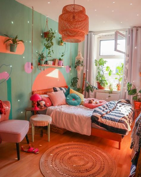 Maximalist Decor Bedroom, Maximalist Bedroom, Funky Bedroom, Pastel Bedroom, Bedroom Redesign, Colourful Living Room, Home Tours, Dream Room Inspiration, Room Makeover Bedroom