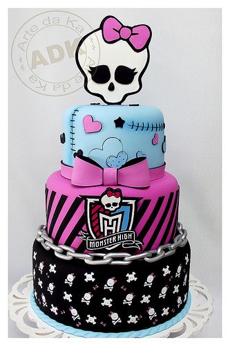 Bolo Monster High - Monster High                                                                                                                                                                                 Más                                                                                                                                                                                 Más Monster High Cake, Monster High Birthday Party, Monster High Cakes, Monster High Birthday, Monster High Party, Gateaux Cake, Character Cakes, Girl Cake, Birthday Cake Girls