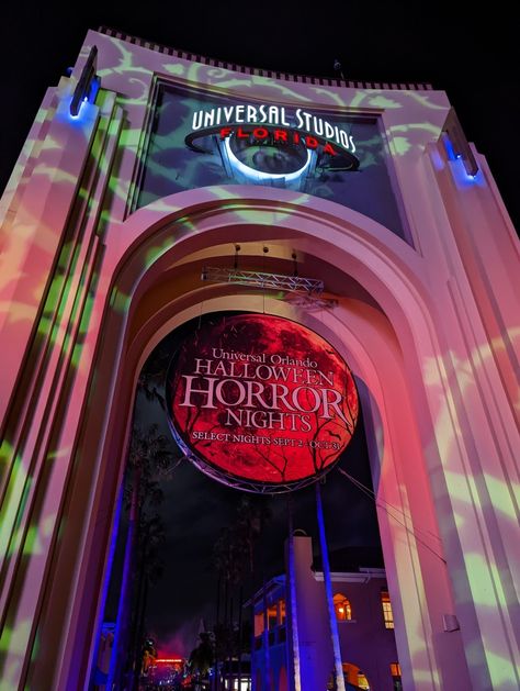 Los Angeles, Universal Horror Nights Aesthetic, Halloween Horror Nights 2023, Halloween Night In, Horror Nights Universal Outfit, Horror Nights Aesthetic, Universal Studios Halloween Horror Night, Halloween Amusement Park, Halloween Horror Nights Aesthetic