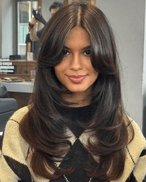 1. Classic Butterfly Cut by @velatozdamar. Click here to learn more about long butterfly haircuts! Balayage, Long Haircut 2024, Midlength Haircuts With Layers, Mid Length Straight Hair, Brunette Hair Cuts, Haircuts Women, Girls Things, Hairstyles For Layered Hair, Long Layered Haircuts