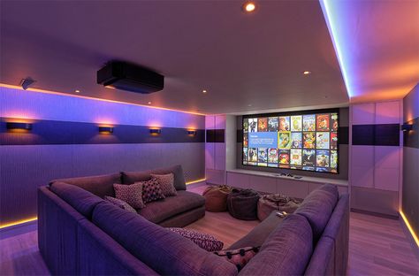 20 Well-Designed Contemporary Home Cinema Ideas for the Basement Home Theater Lighting, Cinema Idea, Ruang Tv, Small Home Theaters, Basement Home Theater, Bilik Idaman, Theater Room Design, Home Cinema Room, Sala Tv