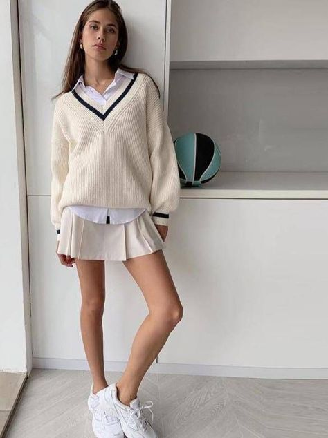 JOSLIN TENNIS JUMPER - Preppy Style Outfits, Glamouröse Outfits, Tennis Outfits, Tennis Skirt Outfit, Preppy Fall, Estilo Preppy, Preppy Casual, Elegante Casual, Preppy Look