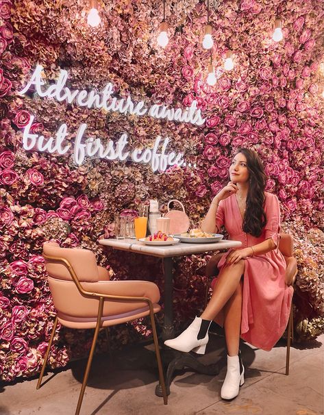 An Instagrammer's Guide To London's Best Brunch Spots | Dame Traveler Pastel Drinks, Peach Walls, London Instagram, Studio Interior Design, 카페 인테리어 디자인, Instagram Snap, Brunch Spots, Beautiful Interior Design, Interior Design Art