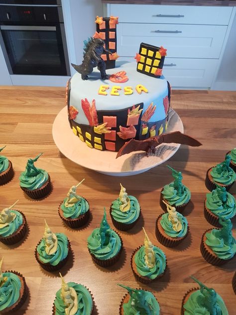 Godzilla Cupcakes, Godzilla Birthday Cake, Gorilla Cake, Godzilla Cake, Thomas Birthday Cakes, Godzilla Party, Godzilla Birthday Party, Godzilla Birthday, Alien Party