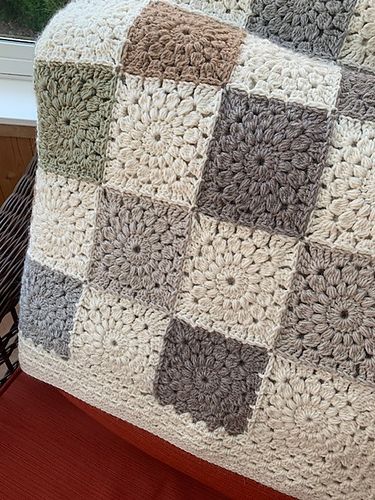 Granny Square Quilt Crochet, Quick Blanket Crochet, Granny Square Haken, Crochet Square Blanket, Elegant Crochet, Granny Square Crochet Patterns Free, Chunky Crochet Blanket, Crochet Blanket Designs, Blanket Ideas