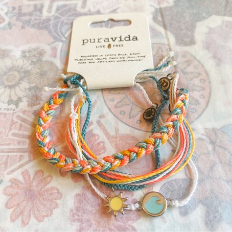 Pura Vida Bracelet Club Selections Were Only Available To Subscribers And Have A Value Of Up To $45! I Have Found In My Time Buying, Selling And Trading Pv Bracelets, This Complete Set Is Tough To Find. In The Original Description It Says This Set Is Made To Give Them Away To Friends. I Guess That's What Everyone Did, Because Finding All The Bracelets (Used Anyway) Has Been Tough! I Was Pretty Stoked To Find One Brand New! These Are Really Cute Though. The Orange Is Very Bright, I'd Say It's Eve Friendship Bracelet Set Ideas, Pura Vida Bracelets Stacked, Puts Vida Bracelets, Preppy String Bracelets, Cute Bracelet Stacks, Summer Bracelet Colors, Beachy Jewlery, Chevron Bracelets, Puravida Bracelets