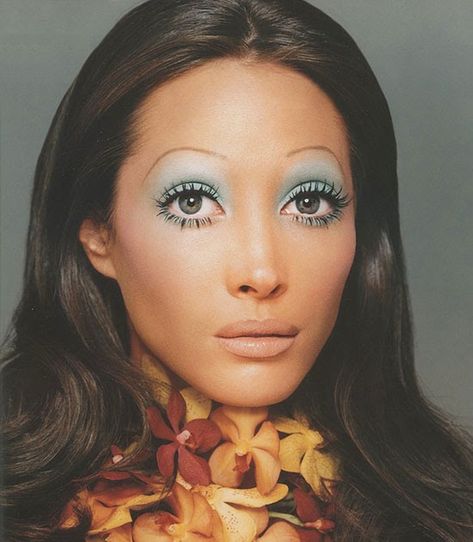 Vittoria Marisa Schiaparelli Berenson was born February 15, 1947 in New York City to Robert L. Berenson and Countess Maria Luisa Yvonne Ra... Marisa Berenson, 70s Look, The Muppet Show, 70’s Fashion, Green Eyeshadow, Face Forward, Creative Makeup Looks, Kevyn Aucoin, Model Face