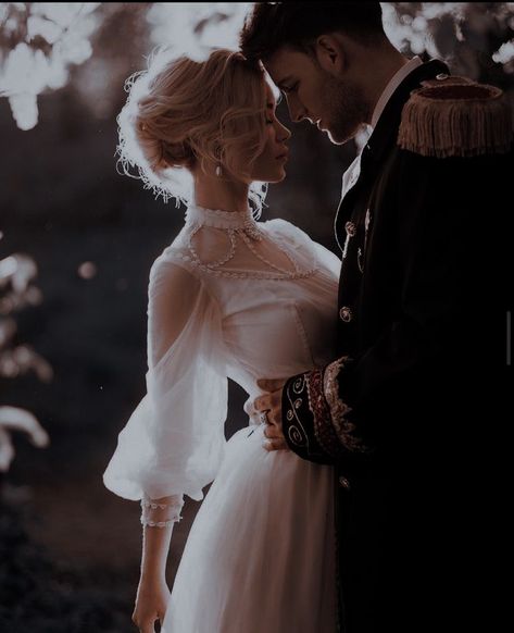 Medieval Romance Aesthetic, Seamstress Aesthetic, Era Victoria, Royal Romance, Royalty Core, Medieval Romance, Royal Core, Royal Aesthetic, Royalty Aesthetic