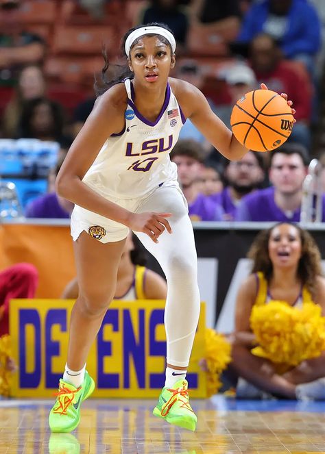 Basketball Pictures Poses, Cool Basketball Wallpapers, Angel Reese, Lakers Kobe Bryant, Women Basketball, Sport Bikinis, Basketball Is Life, This Girl Can, Basketball Star