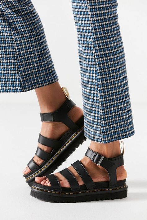 Dr. Martens Blaire Vegan Leather Sandal Footwear Inspiration, Dr Martens Blaire, Heels And Sneakers, Red Doc Martens, Martens Outfit, Hokey Pokey, Doc Martens Style, Doc Martens Outfit, Doc Martens Boots