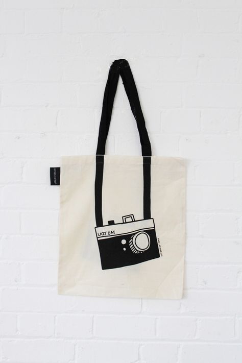 Photography tote bag cotton Desain Tote Bag, Sacs Tote Bags, Canvas Bag Design, Tote Bag Canvas Design, Sacs Design, Diy Sac, Painted Bags, Diy Tote Bag, Handbags Affordable