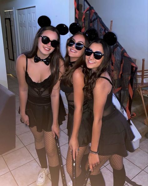 Triples Halloween Costumes, 3 Best Friend Costumes, Halloween Customs For Best Friends, Mom Basic Halloween Costumes, Halloween Costume Group 3 Person, Female Trio Costumes, Three Way Halloween Costumes, Hallwoon Costumes Trio, 3 Person Matching Costumes