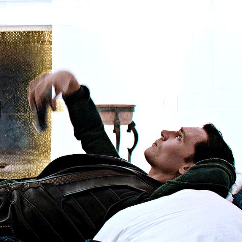 Loki in Thor: The Dark World (2013): Loki TV Source Tumblr, Loki Gif, World Gif, Loki Aesthetic, Loki Tv, Thor The Dark World, Best Marvel Characters, Dark World, Marvel Thor