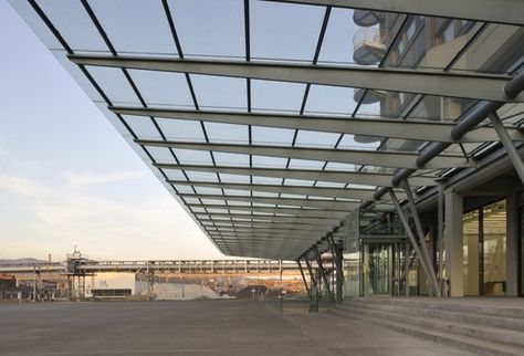 Linz, Building Entrance Design, Gerobak Dorong, Canopy Glass, Linz Austria, Canopy Architecture, Facade Panel, House Roof Design, Rain Design