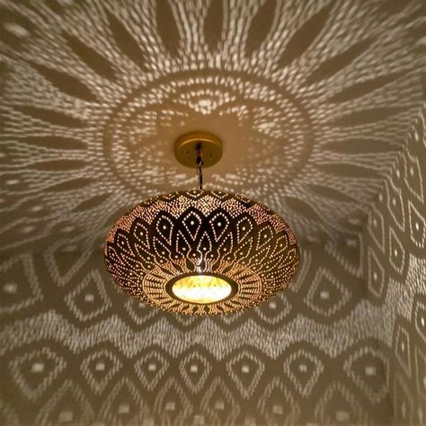 Lampe Crochet, Moroccan Ceiling Light, Turkish Lights, Moroccan Pendant Light, Moroccan Ceiling, تصميم داخلي فاخر, Brass Ceiling Lamp, Mid Century Chandelier, Moroccan Lighting