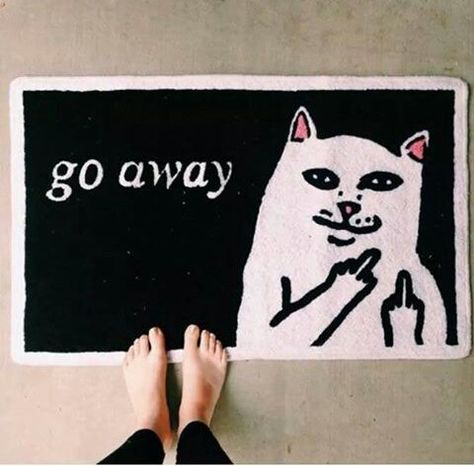 Doormat with a welcoming cat flipping off visitors and inviting them to go away. | @gaby_cantoo Crazy Cat Lady, Funny Doormats, Vintage Diy, Going Away, Go Away, Welcome Mats, Sashiko, Unique Home Decor, Cat Lady