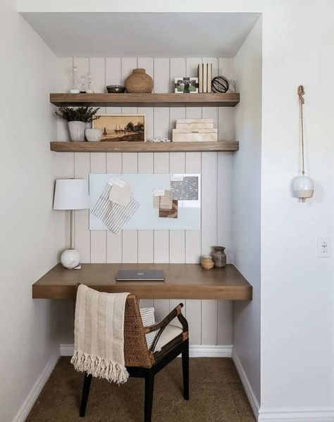 Små Rum Lidt Plads, Desk Nook, Tiny Home Office, Home Office Closet, Tiny Office, Small Space Office, Desks For Small Spaces, Office Nook, Muebles Living