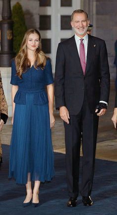 Princess Sofia Spain, Spain Princess Leonor, Princess Of Spain Leonor, Princess Leonor 2023, Princess Leonor Outfits, Spain Dress, Spain Princess, Princess Leonor Of Spain, Girl Boss Outfit