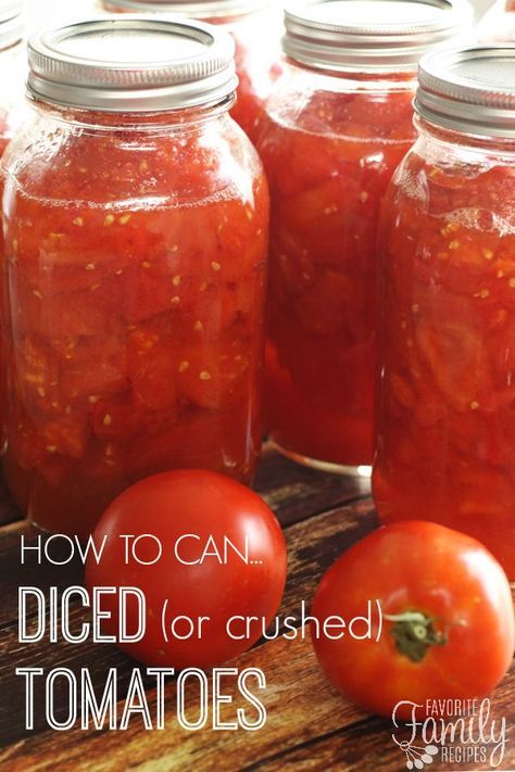 Canning diced tomatoes is SO EASY! If you have never canned tomatoes before this is a great place to start. Essen, Preserving Tomatoes, Can Diced Tomatoes, Canning 101, Canning Fruit, Garden Tomatoes, Home Canning Recipes, Canning Vegetables, Canning Food Preservation