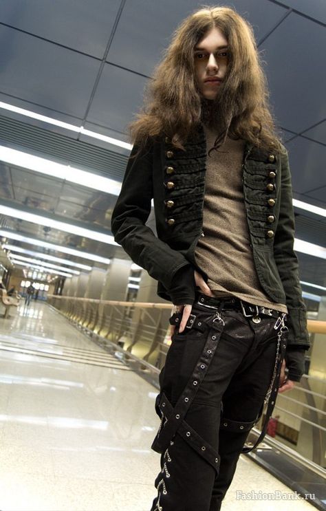 Metalhead Outfit Men, Metalhead Outfit, Metalhead Guy, Man With Long Hair, Metal Boy, Goth Guys, Really Long Hair, Estilo Rock, Goth Aesthetic