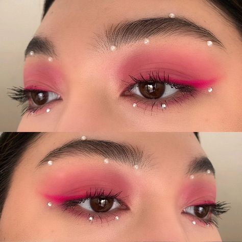 Model shot of a pink monochrome makeup look. Pink eyeshadow and eye liner, paired with rhinestones Cowgirl Makeup, Pink Eye Makeup Looks, Gem Makeup, Pink Monochrome, Concert Makeup, Rhinestone Makeup, Color Rosado, Pink Eye Makeup, Face Art Makeup