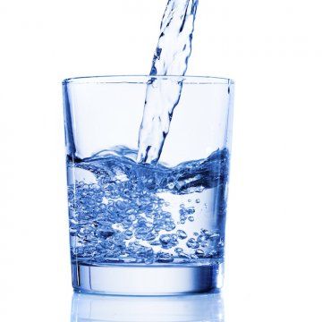Benefits Of Alkaline Water, Alkaline Water Benefits, Trendy Drinks, Better Diet, Emergency Water, Water Benefits, Alkaline Water, Alkaline Diet, Alkaline Foods