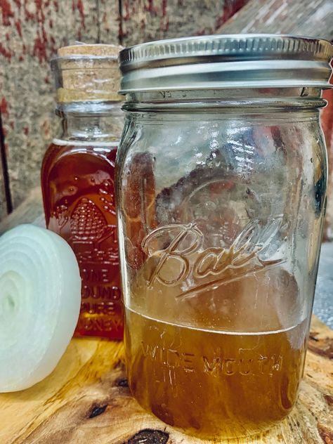 Honey Onion, Cough Syrup Recipe, Honey Remedies, Natural Cough Syrup, Homemade Cough Syrup, Herbal Remedies Recipes, Cough Medicine, Sick Remedies, Homemade Syrup