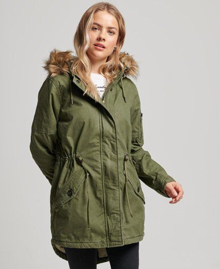 Stay warm and stylish this season with the super-soft Field Parka coat, designed to keep you cosy this season. Zip and popper fastening Three pockets Popper cuffs Drawstring hood Removable faux fur trim Adjustable drawstring waist Sherpa lining Signature leather badge Tes, Stylish Winter Jackets Women, Parka Jacket Outfit, Parka Jacket Women's, Khaki Parka, Jacket Outfit Women, Superdry Women, Green Coat, Parka Coat