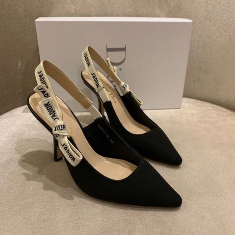 Christian Dior Slingback Shoes, Designer Slingback Heels, Dior Women Shoes, Slingback Sandal Outfit, Dior Slingback Heels Outfit, Doir Shoes, Dior Heels Outfit, Dior Shoes Outfit, Dior Slingback Outfit