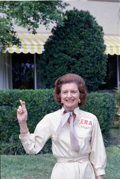 Betty Ford 1970's Hair, Equal Rights Amendment, Heroic Women, Gerald Ford, American First Ladies, Betty Ford, Hollywood Florida, Women's History, Equal Opportunity