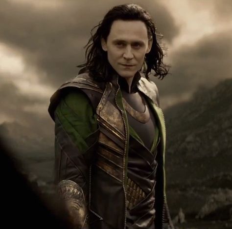 Tom Hiddleston "Loki" "Thor: The Dark World" Loki Dark World, Loki The Dark World, Thor Dark World, Detective Loki, Loki Tom Hiddleston, Loki Imagines, Full Course Meal, Super Movie, Dark World