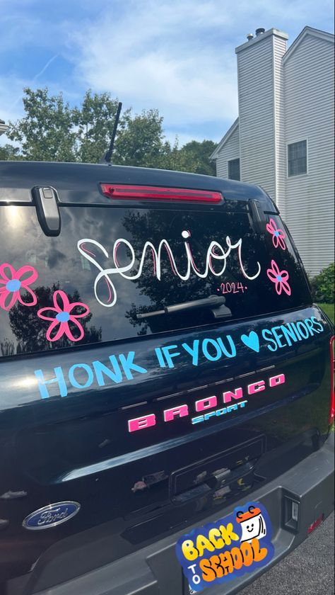 Car Graduation Decorations Paint, Decorating Car For Senior Year, Car Markers Window Ideas Senior, Just Graduated Car Paint, Rondo Car Ideas, Senior Car Ideas 2024, Graduation Car Paint, 2025 Senior Slogan, Senior Chalk Marker Car