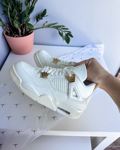 Neutral but not basic women’s Jordan 4s👇🏼 Metallic Gold Jordan 4s ✨ Sizes available: 7 women’s 8 women’s ** if we do not have your size please comment what size you are looking for** 100% authentic ‼️ LINK IN BIO TO SHOP 🛒 #sneakers #smallbusiness #shoes #coolshoes #smallbusinessowner #sneakerheads #womensneakers #springsneakers #springfashion #sneakerforwomen #dunklow #fashionstyle #sneakercollector #sneakergirl #prettyshoes #neutralshoes #summervibes #summerstyle #summeroutfit #dunk... Metallic Gold Jordan 4, Jordan 4s Metallic, Jordan 4 Women, Jordan 4s, Neutral Shoes, Shop Sneakers, Jordan Shoes Retro, Shoes Retro, Spring Sneakers