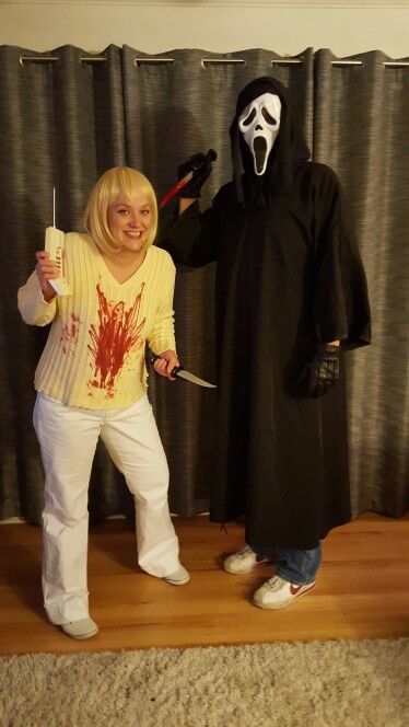 Our Halloween costumes this year :) Casey Becker and Ghostface from the first Scream Best Friends, Halloween Costumes, Halloween, Casey Becker, Costumes Scary, Best Friend Halloween Costumes, Halloween Costumes Friends, Scary Halloween Costumes, Scream