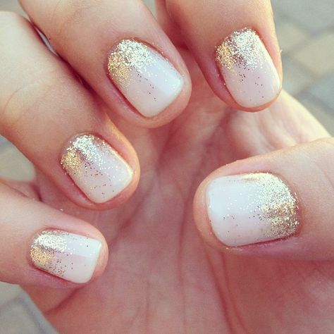 Gold glitter. Bohol, Ombre Nails Glitter, Creative Nail Designs, Nails Glitter, Nail Art Wedding, Glitter Pink, Manicure Y Pedicure, Glitter Ombre, Orange Nails