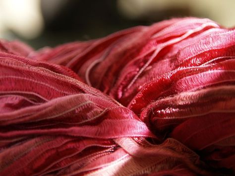 Everything You Wanted to Know About Ribbon Yarn Knitting Tutorials, Yarn Ribbon And Thread, Knitting 101, Flat Hat, Knitting Basics, Novelty Yarn, Textile Projects, Knitting Stiches, Ribbon Yarn
