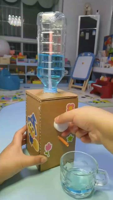 Kraftangan Prasekolah, مشروعات العلوم, Diy Science Experiments, Cardboard Crafts Diy, Paper Craft Videos, Easy Paper Crafts Diy, Science Projects For Kids, Diy Science, Aktivitas Montessori