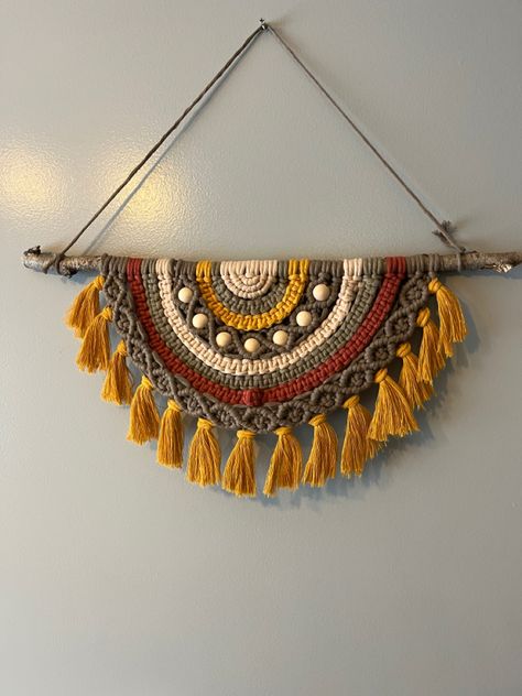 فن النسيج, Macrame Wall Hanging Ideas, Crochet Wall Hanging, Boho Crafts Diy, Macrame Mandala, Macrame Knots Pattern, Macrame Wall Hanging Diy, Macrame Wall Hanging Patterns, Crochet Wall Hangings