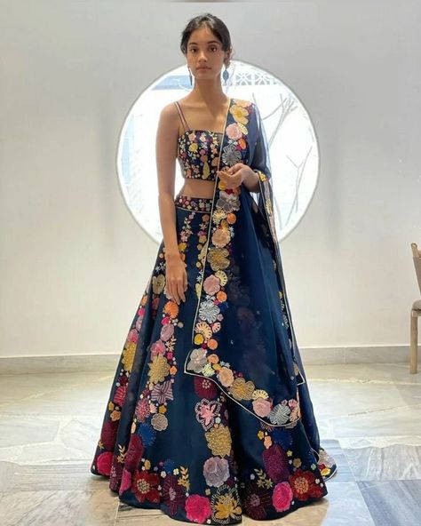 Lengha Sari, Baju Kahwin, Lehenga Choli For Women, Choli For Women, Printed Lehenga, Mehendi Outfits, Stitched Lehenga, Floral Lehenga, Party Wear Lehenga Choli