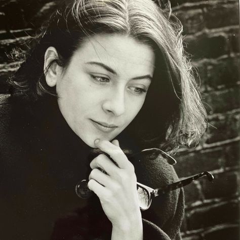 Writers And Poets, Succession Aesthetic, I Love Her So Much, Love Her So Much, Future Doctor, Donna Tartt, Women Writers, Vogue Beauty, Old Hollywood Stars